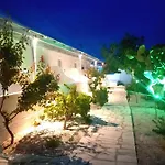 Naxos Beachwalk * Naxos City