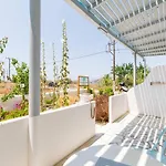 Naxos Beachwalk 公寓 *