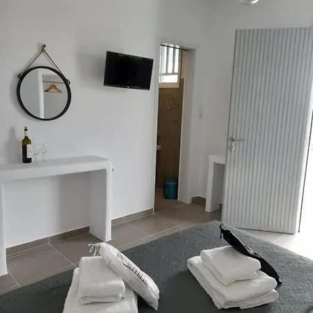 Naxos Beachwalk Apartment *